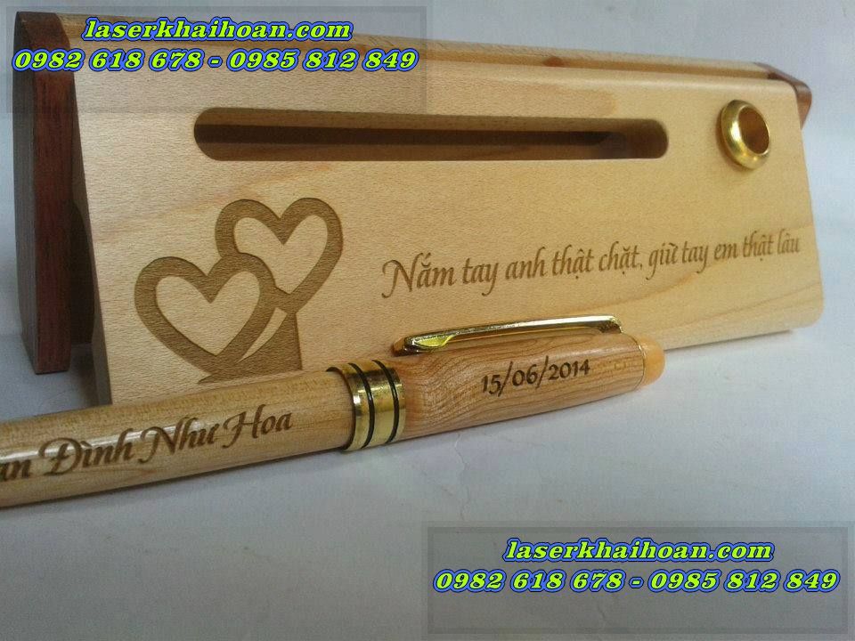 Bút gỗ khắc tên giá rẻ